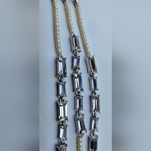 Ann Taylor Silver Tone Rehinestone Fuax Pearl Bracelet - Picture 5 of 6